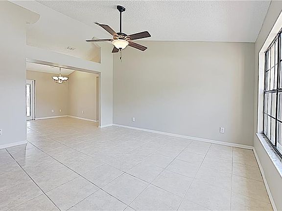 4th image of 3161 Snow Dr