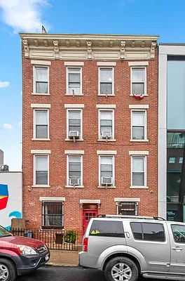 Rented by SERHANT. | media 1