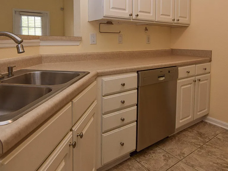 1481 Cambridge Lakes Dr — Photo 17