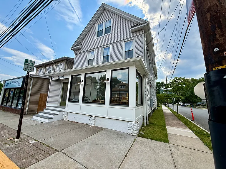 686 Lafayette Ave #1 — Photo 1