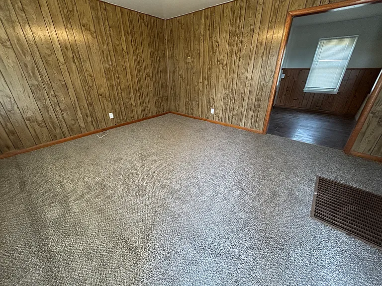 1021 S Dwight St — Photo 1