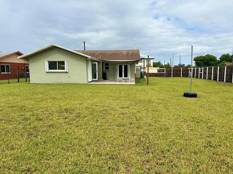 17905 SW 105th Ave — Photo 11