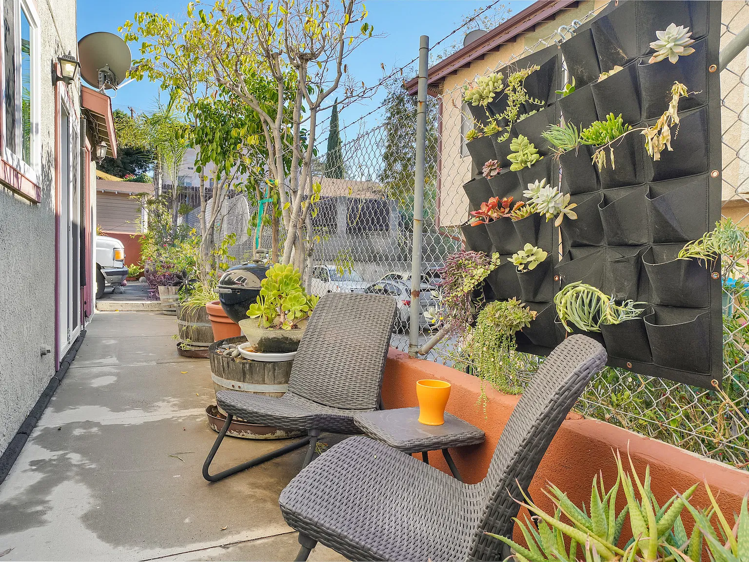 2 bed, 1.5 bath, 900 sqft, $2,750 — Photo 4