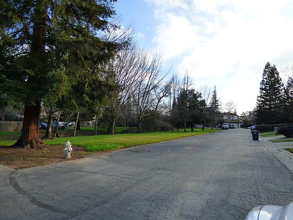 2nd image of 7804 Shimmer River Ln