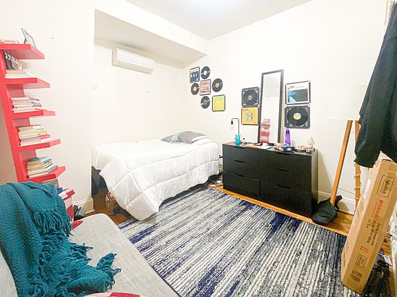 5th image of 381 W 125th St APT 3
