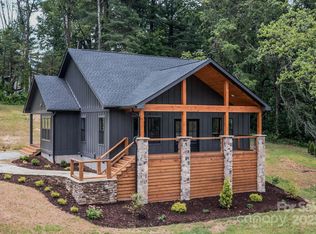 82 Lillycrop Ln, Hendersonville, NC 28792