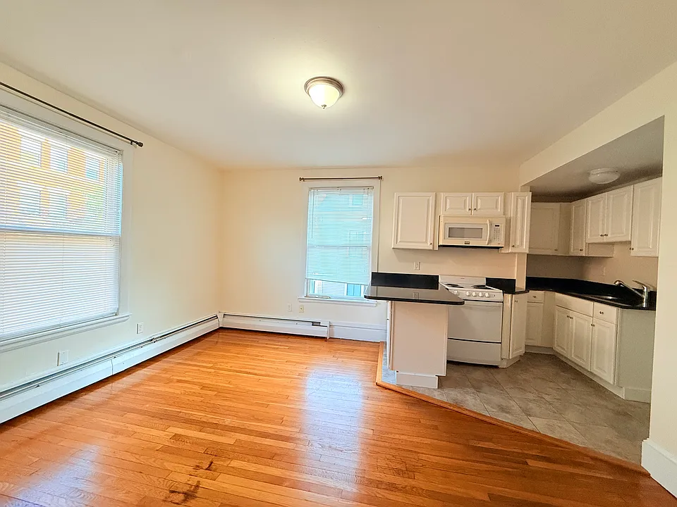 278 Harvard St #7