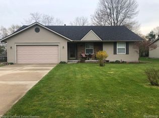 3176 Elecia Dr, Port Huron, MI 48060