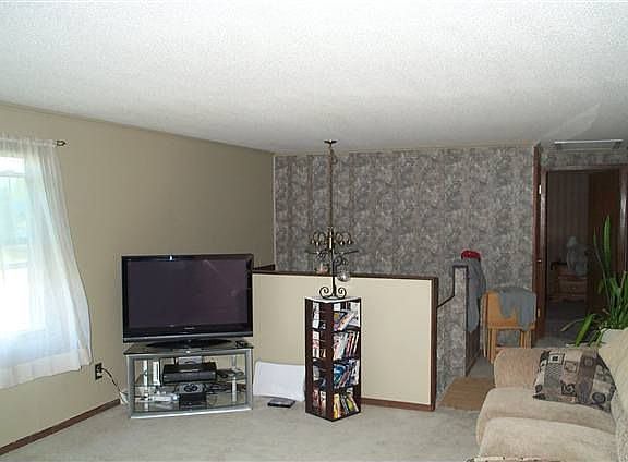 4th image of 1413 12th Ave W