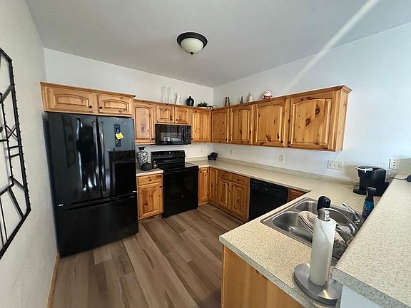 5th image of 311 Christopher St