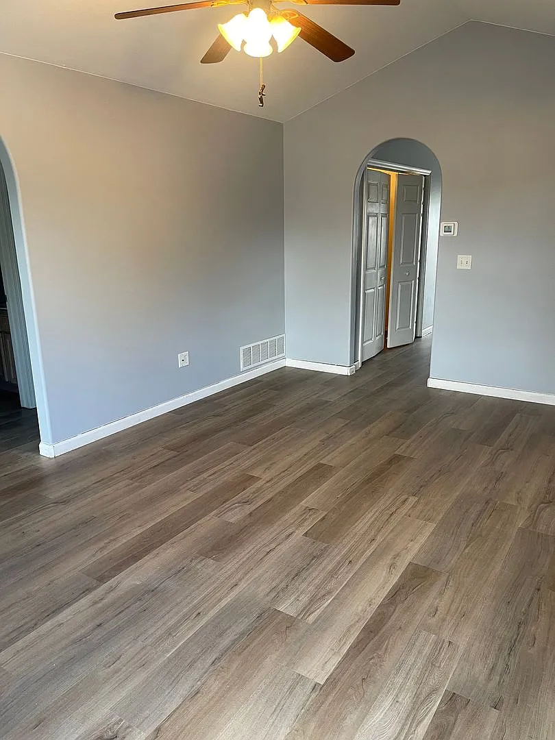 Charming 3 Bed, 2 Bath Home in Prime Belgrade Location — Photo 3