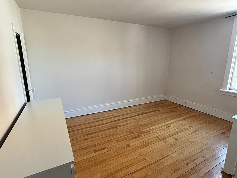 444 Gladstone Ave — Photo 9