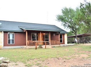 448 Chipman Ln, Bandera, TX 78003