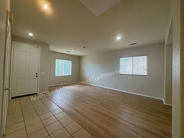 44248 27th St E — Photo 2