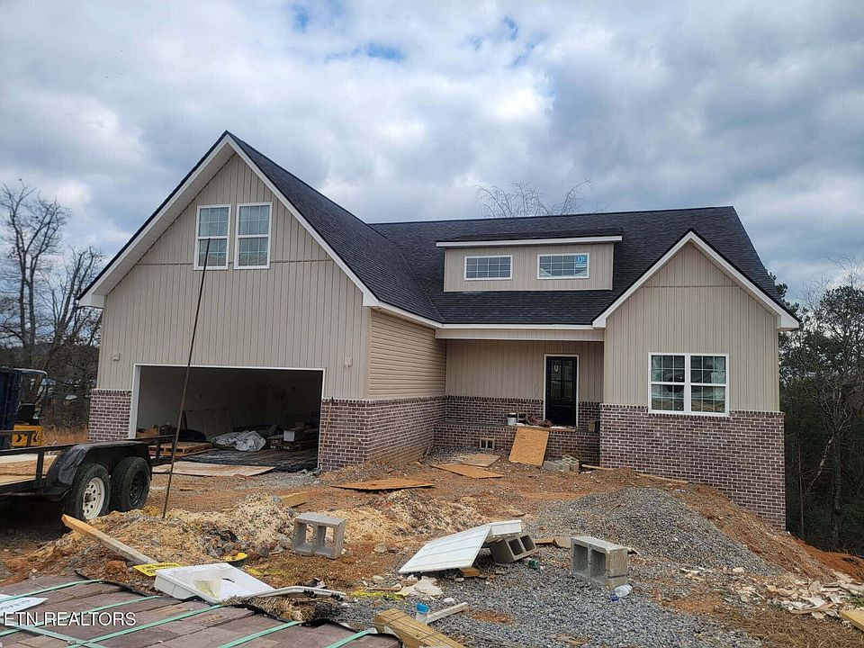 1st image of 210 English Oak Ln #73