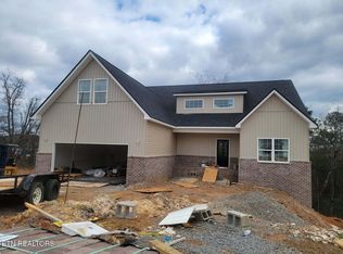210 English Oak Ln #73, Lenoir City, TN 37771