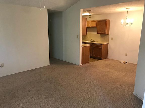 4th image of 6022 Duchess Ave