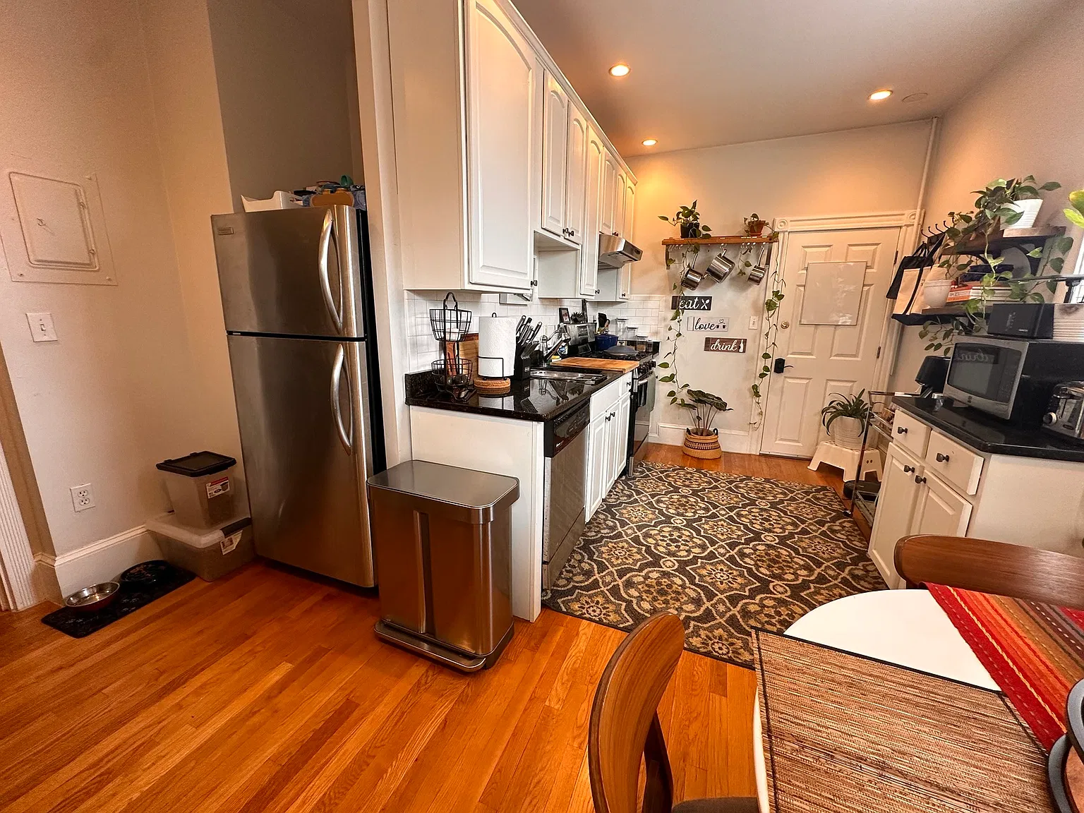 1 bed, 1.0 bath, 699 sqft, $2,150 — Photo 2