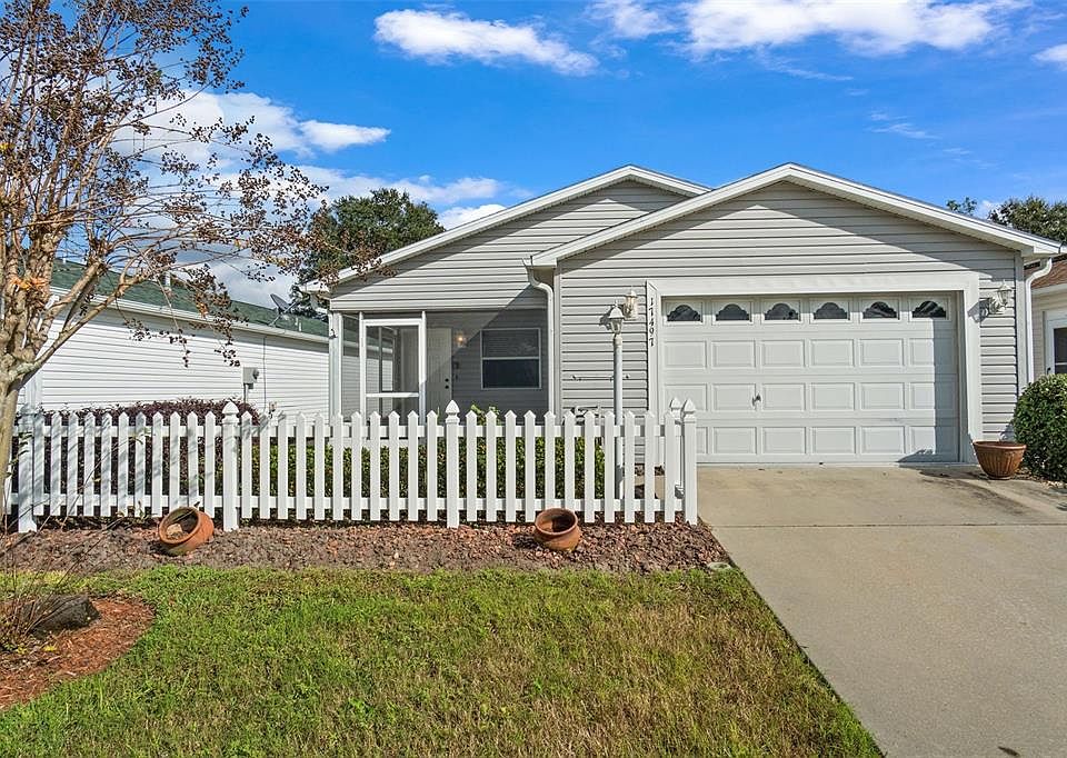 1st image of 17497 SE 82nd Pecan Ter