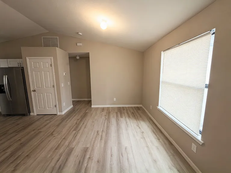 1252 County St E — Photo 24