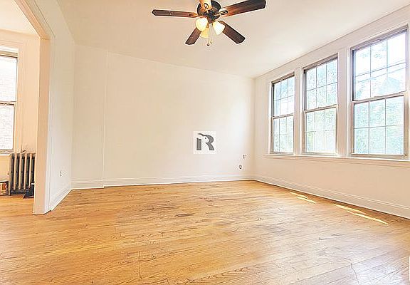 4th image of 404 Stockholm St
