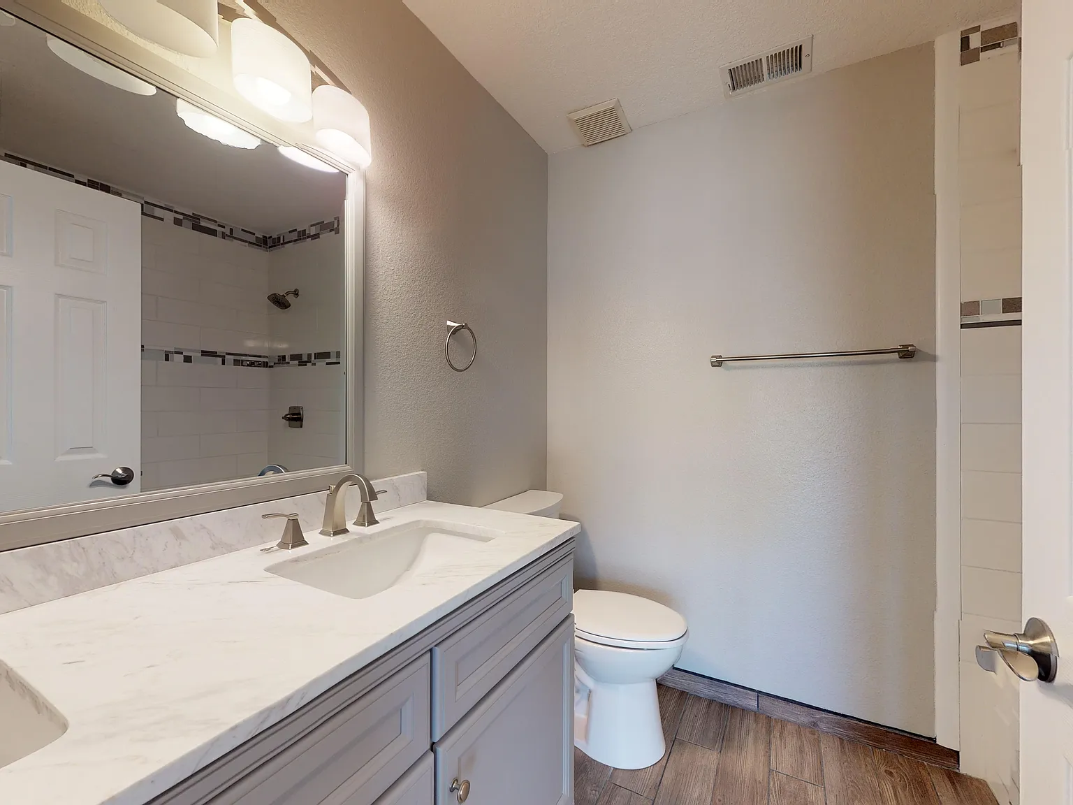 3 bed, 1330 sqft, $2,700 — Photo 4
