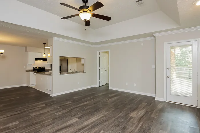 1649 Meadow Oak Ct — Photo 3