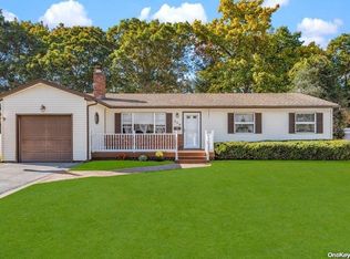 358 Lowell Rd, Sayville, NY 11782