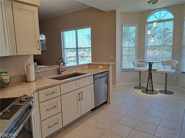 11100 Harbour Yacht Ct #44E — Photo 6