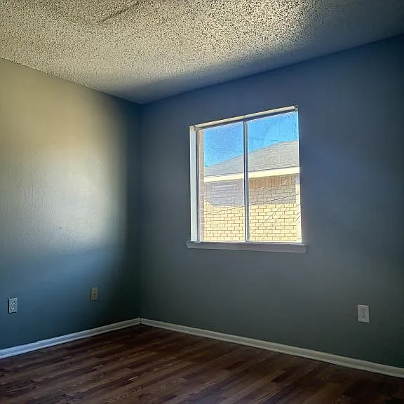 1435 Jasper Ave #C — Photo 14