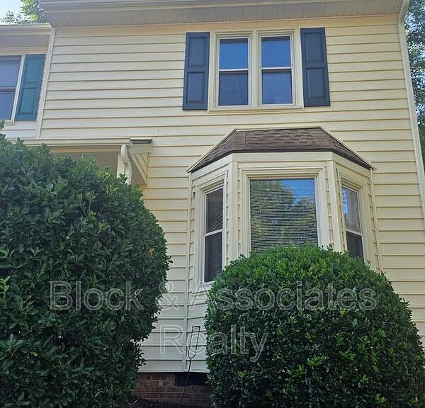 6550 Thetford Ct — Photo 1