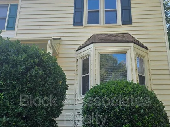 6550 Thetford Ct, Raleigh, NC 27615