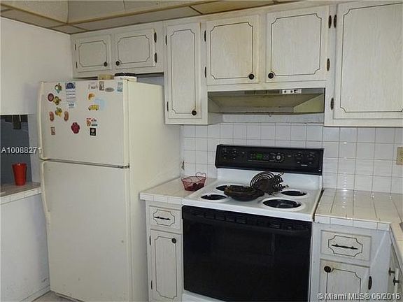 3rd image of 8020 Sunrise Lakes Dr N APT 203