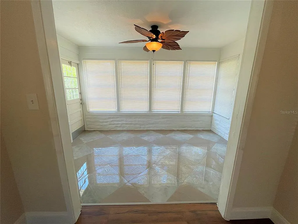 2 bed, 1.0 bath, 964 sqft, $2,150 — Photo 3