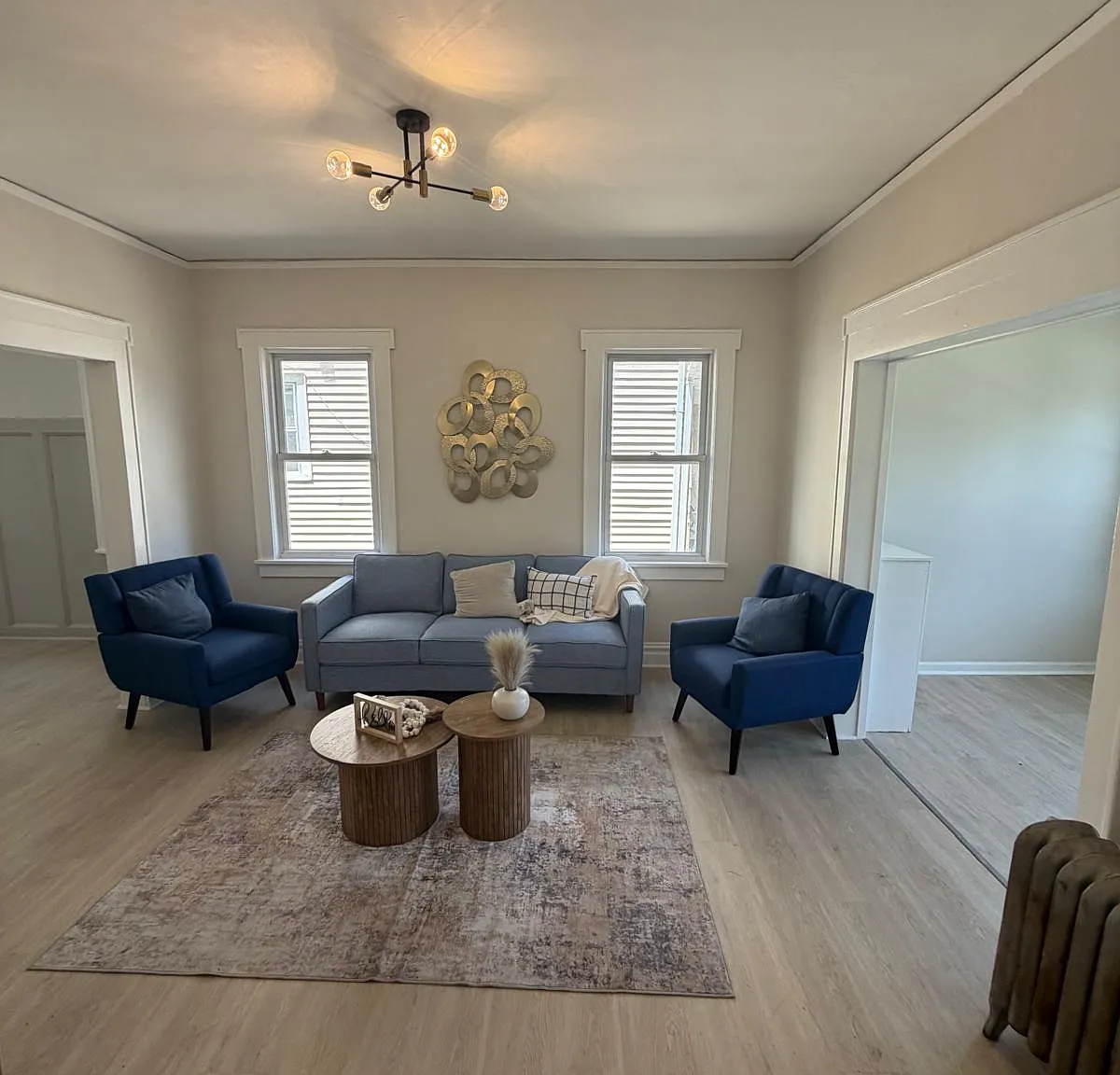 3 bed, $3,800 — Photo 1
