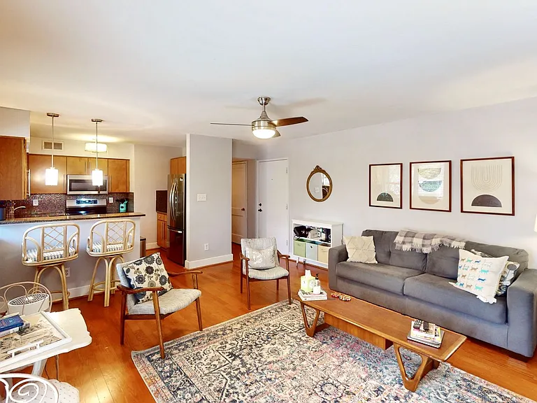227 N Dotger Ave #E15 — Photo 6