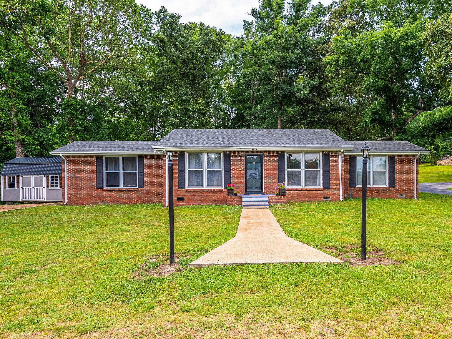 1823 E Haleys Creek Rd, Centerville, TN 37033 Zillow