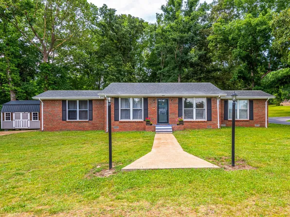 1823 E Haleys Creek Rd, Centerville, TN 37033