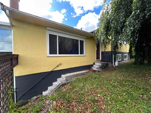 9678 Princess Dr, Surrey, BC V3V 2T4