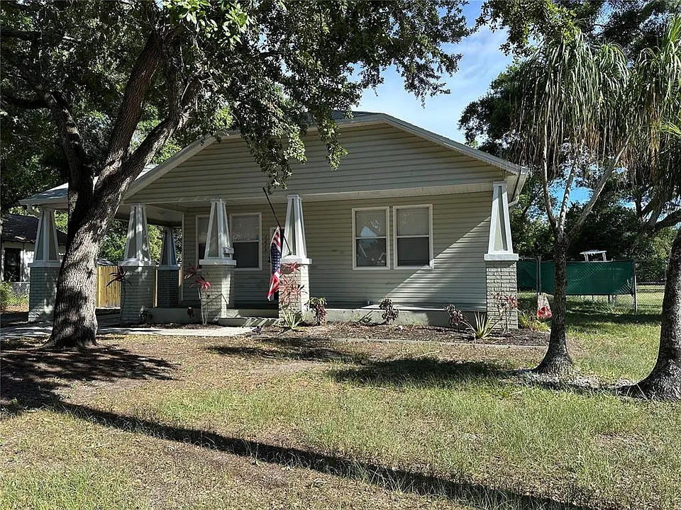 1215 E 29th Ave