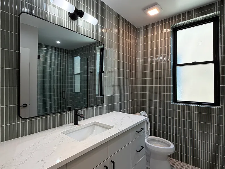 3530 W Dickens Ave #2 — Photo 10