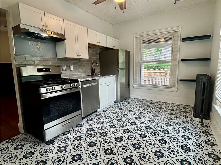 330 S Goodman St #1 — Photo 4