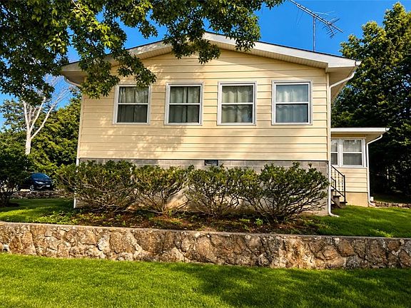 3rd image of 29818 Sheldy Dr