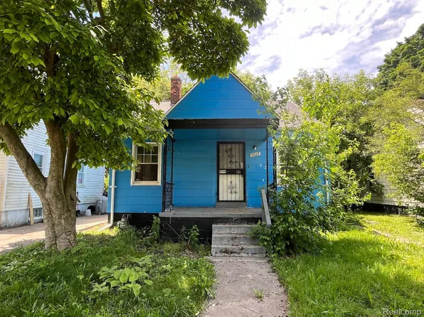 12027 Auburn St, Detroit, MI 48228