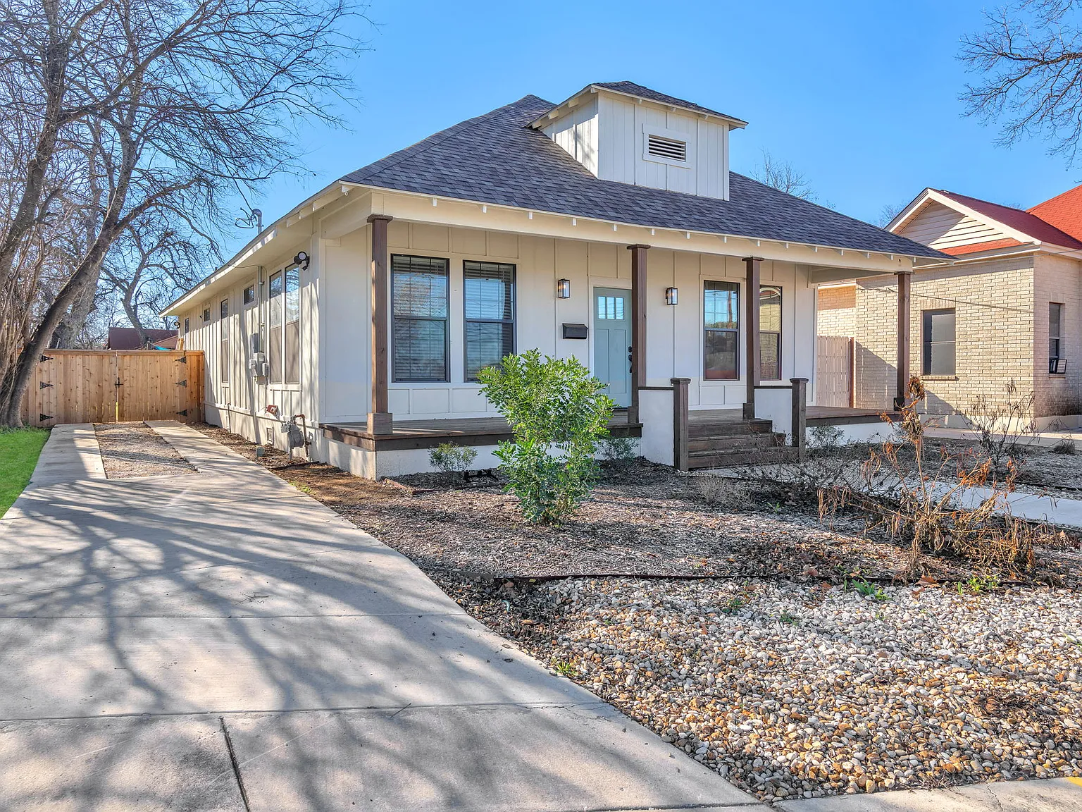 3 bed, 1920 sqft, $2,395 — Photo 2