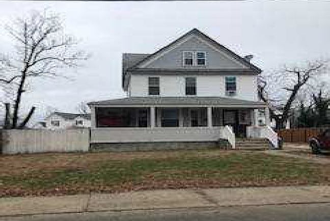 2nd image of 15 Maple Ave