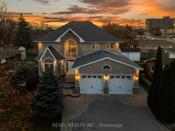 70 Applewood Cres, Whitby, ON L1N 2E6