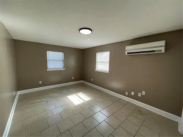 1313 Aviators St — Photo 6
