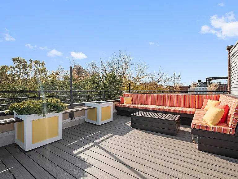 814 W Buckingham Pl #4 — Photo 5