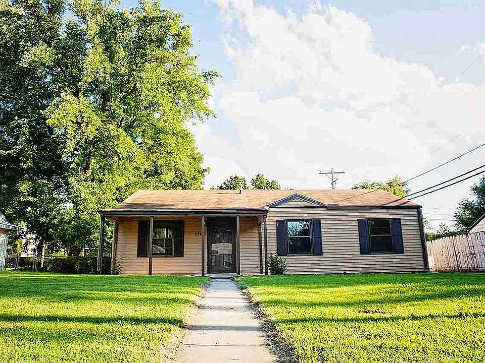 Building Photo - 1301 E Arlington Dr